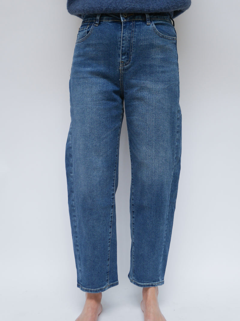 Mid Indigo Barrel Leg Jean